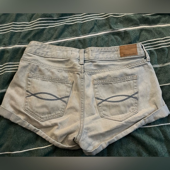 Abercrombie & Fitch Low Rise Jean Shorts 🌵4/27 - Picture 5 of 7